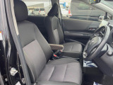 運転席シート廻りは使用感も少なく、良好な状態となっています。前オーナー様が丁寧に使っていたことがよくわかりますね。