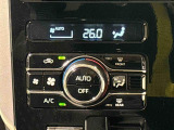 AUTOエアコンを装備しています♪室内の温度を設定するとセンサーが室温を感知して、温度、風量を自動的にコントロ-ルして快適な空間を作ってくれます!