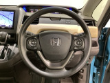 ハンドルにHondaセンシング系のクルーズコントロールやレーンキープアシストなどの操作スイッチが装備されています。ハンドルから手を離さず安全に操作できます。