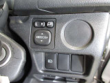 他拠点に展示中のお車も、専用端末でご覧いただけます!お客様のご要望等、何なりと申し付けください!