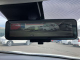 インテリジェントルームミラー☆カメラの映像を映すことで荷物や人が乗っていても後方視界を確保できます☆