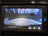 【バックカメラ】後退時も安心。リバース連動で画面が切り替わるのでとっても便利。