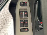 【パワーウインドウ】運転席のスイッチで、各席の窓ガラスの開閉ができます!あると便利ですよね!