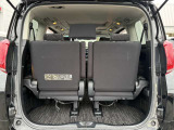 ラゲッジルームは、大容量のスペースを確保。普段のお買い物からレジャーまで、幅広く活躍してくれます!また、リアシートを倒すことでバリエーション豊かにお使いいただけます。