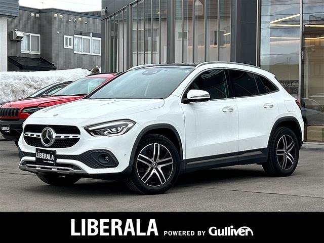 GLAクラスGLA200d 4マチック 4WDサンルーフ