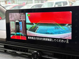 上から車を見下ろしたような画面が駐車をサポート、運転が苦手な方でも安心してお使い頂けます!!