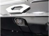 バックカメラが付いているので後方確認が非常にしやすいです。今や運転初心者も熟練者も必須装備!ついていて損はないですね♪