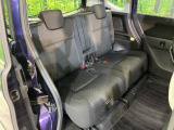 後部座席も気になるようなキズ・汚れやへたり等、大きなダメージはなく、良好な状態です。