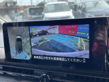 車を真上から見ているように、周囲の状況を把握しながら安心して駐車が行えるアラウンドビューモニター装備!