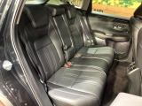 後部座席も気になるようなキズ・汚れやへたり等、大きなダメージはなく、良好な状態です。
