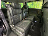 後部座席も気になるようなキズ・汚れやへたり等、大きなダメージはなく、良好な状態です。