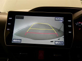 バックガイドモニターで、後方を確認しながら安心して駐車することができます。運転初心者も熟練者も必須の機能ですよ!