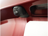 バックカメラが付いているので後方確認が非常にしやすいです。今や運転初心者も熟練者も必須装備!ついていて損はないですね♪