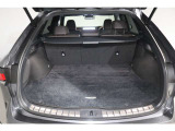レクサスCPOでは、購入時の車両価格の中に1回の法定点検、その際のオイル交換の費用まで含まれております。購入後のサポートもお任せください。