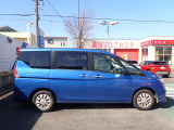 国の指定を受けた自社工場で、整備士が車検と点検整備を行っております。