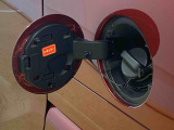 WEB掲載時にはお車に付いている装備と、様々な写真をたくさん載せるように心がけております。1台1台特徴をとらえたキャッチコメントを掲載しています。