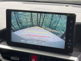 【バックカメラ】駐車時に後方がリアルタイム映像で確認できます。大型商業施設や立体駐車場での駐車時や、夜間のバック時に大活躍!運転スキルに関わらず、今や必須となった装備のひとつです!