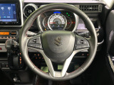 【純正革巻きステアリング】上質な革を使用することで、手にしっかり馴染みとても運転しやすいハンドルです♪