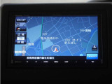 パナソニック製ストラーダナビ(CN-E330D)&バックカメラが装備されているので、普段の使い勝手もロングドライブも快適です。