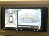 【パノラマモニター】専用のカメラにより、上から見下ろしたような視点で360度クルマの周囲を確認することができます☆死角部分も確認しやすく、狭い場所での切り返しや駐車もスムーズに行えます。