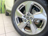 【純正18インチアルミホイール】外観にマッチした純正アルミホイールを装着しております。各種社外アルミホイールや、スタッドレスタイヤも取扱いしております。是非ご相談ください♪