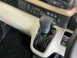 発進時から滑らかに加速する無段階変速のCVTはストップ&ゴーの多い街の中も快適です