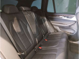 【エアバック】BMWのエアバックやその他の安全装備は、互いに補完しあう事で徹底した安全性を貫きます。万一の事故の際にそれぞれ最適な保護を提供してくれます!
