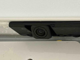 ナビゲーション等を装着した場合にバックするとき後方の安全確認ができるバックカメラが付いてます