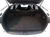広々としたラゲージスペースを備えています。大きなものや長さのある荷物もしっかりと積み込めます。