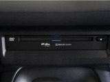 車内でCD DVDのメディアが楽しめます。