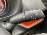 オートライト!周囲の明るさに応じてヘッドライトの点灯を自動でON・OFFします。ライトスイッチがAUTOモードなら、ライト消し忘れの心配はありません♪トンネルが連続する道路の走行も便利ですよ☆