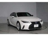 レクサスの厳しい基準とは、まず修復歴の車はございません。初年度7年未満、10万キロ未満など90項目にも及ぶチェックを行い、その基準をクリアした上質なお車だけを展示しております。