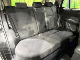 後部座席も気になるようなキズ・汚れやへたり等、大きなダメージはなく、良好な状態です。