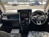 見通しのよいすっきりとした視界で、誰でも運転しやすいです。運転のしやすさは疲れにくさにも繋がります