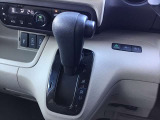 インパネシフトのオートマチック車です。