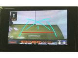 駐車する際の補助として、ステアリングと連動する補助線が映るバックカメラを搭載しています
