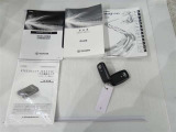 取扱説明書、メンテナンスノートが揃っています。スマートキーは、カギを取り出す手間がなく施錠開錠・エンジン始動ができる便利なキーです。