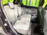 後部座席も気になるようなキズ・汚れやへたり等、大きなダメージはなく、良好な状態です。