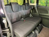 後部座席も気になるようなキズ・汚れやへたり等、大きなダメージはなく、良好な状態です。