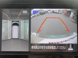 ナビ画面にアラウンドビュ-モニタ-の映像を映し出しています。  狭い場所での車庫入れをサポ-トしてくれる便利アイテムです。