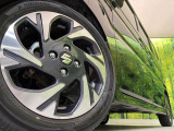 【純正15インチアルミホイール】外観にマッチした純正アルミホイールを装着しております。各種社外アルミホイールや、スタッドレスタイヤも取扱いしております。是非ご相談ください♪