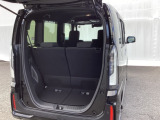 コンパクトボディーなのに、荷室はこんなに広々!たくさん荷物が積めますよ。日常からお出かけまで、さまざまなシーンにあわせて変化する多彩なシートアレンジ。