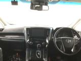 見通しのよいすっきりとした視界で、誰でも運転しやすいです。運転のしやすさは疲れにくさにも繋がりますよ♪
