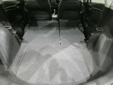大きく開くラゲッジスペースです。左右独立でリアシートが倒れるので長尺の荷物も積むことが可能です。