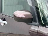 電動格納ミラー、狭い駐車場では大活躍♪