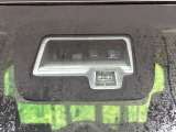 【スズキ セーフティサポート】走行中に前方の車両等を認識し、衝突しそうな時は警報とブレーキで衝突回避と被害軽減をアシスト。より安全にドライブをお楽しみいただけます。