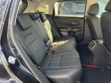 後部座席のお写真です。後席もゆったりおくつろぎ頂けます♪