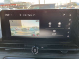 日産純正ドライブレコーダはオールインワンタイプ、フルハイビジョン録画対応で高精細な映像を記録できます。記録した映像は、ナビゲーションでその場で確認できます。