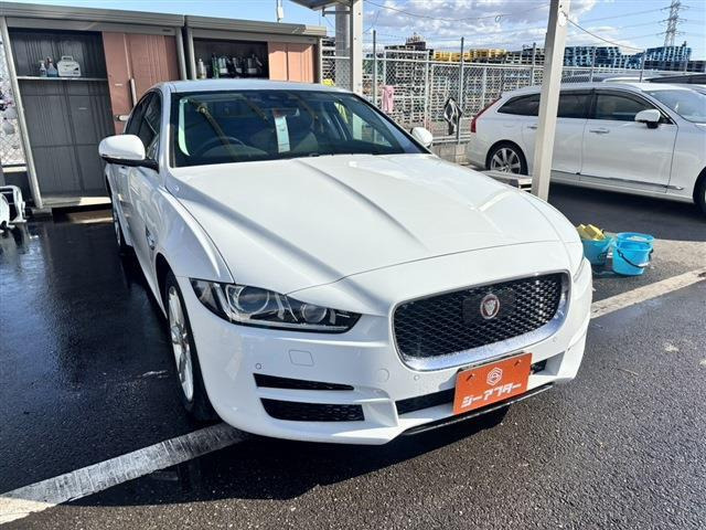 XE 20d ピュア 禁煙車 純正10インチナビ 全周囲カメラ