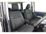 しっかりとしていて上質な座り心地のシートです。 座り心地も良くて長時間の運転も快適ですよ。 肌触りの良いシートが評判です。